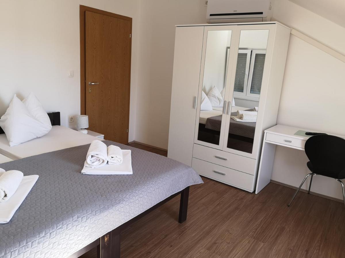 Bed and Breakfast Dva Dukata Біоград-на-Мору Номер фото